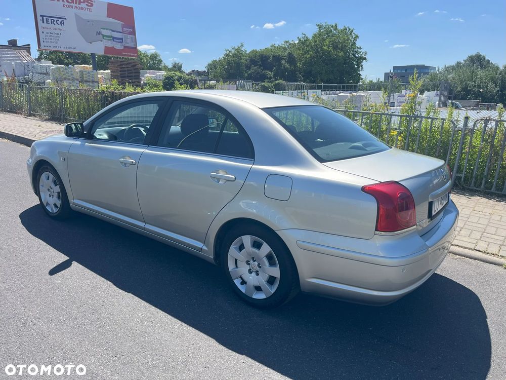 Toyota Avensis 1.8 VVT-i - 19