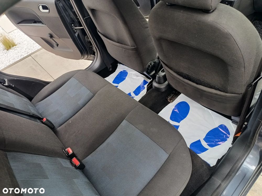 Ford Fiesta - 10