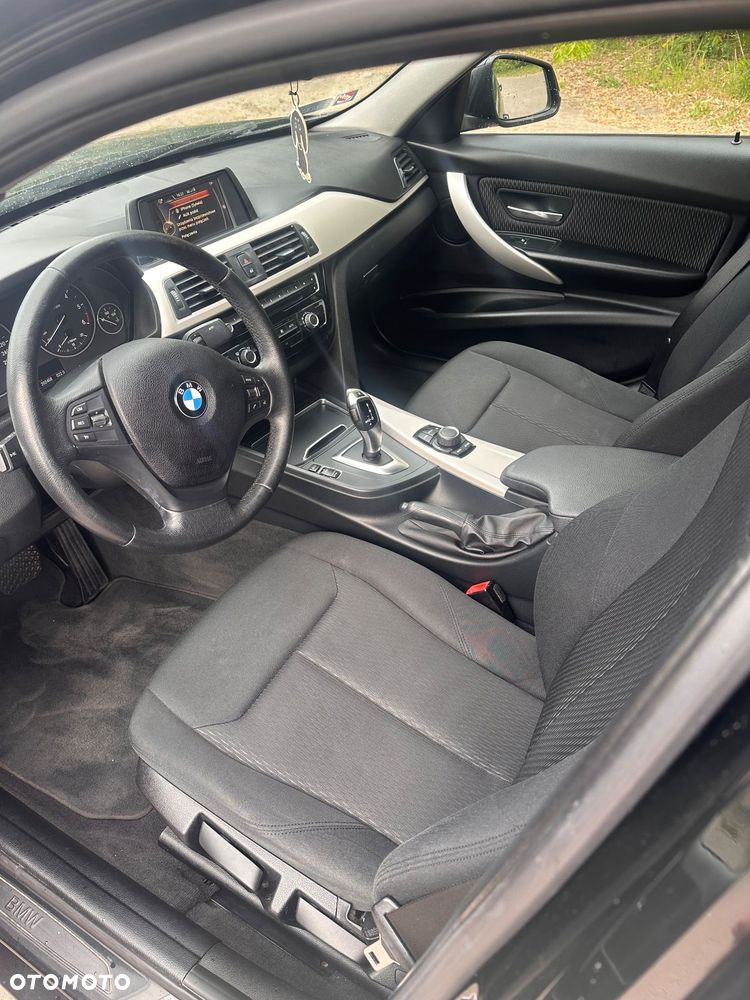 BMW Seria 3 316d - 15