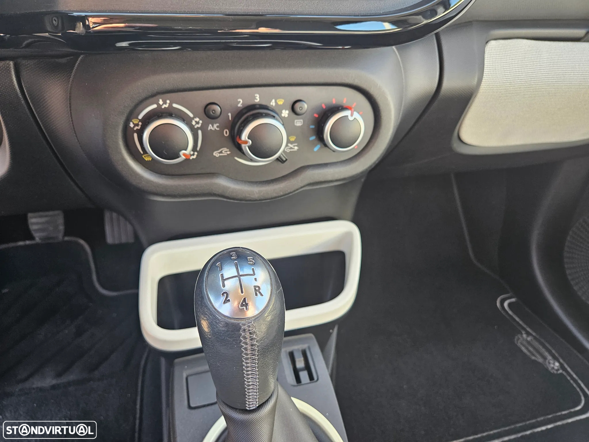 Renault Twingo 1.0 SCe Luxe - 15