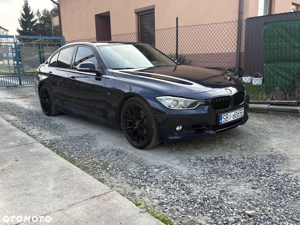 BMW Seria 3 320i Sport Line - 24