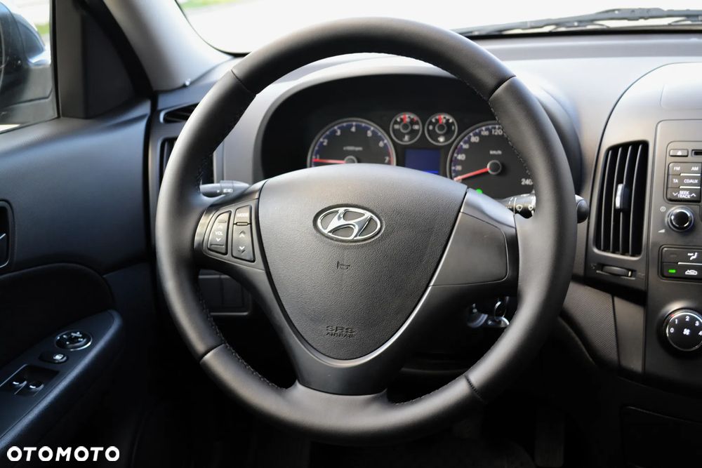 Hyundai i30 1.4 Classic + - 23