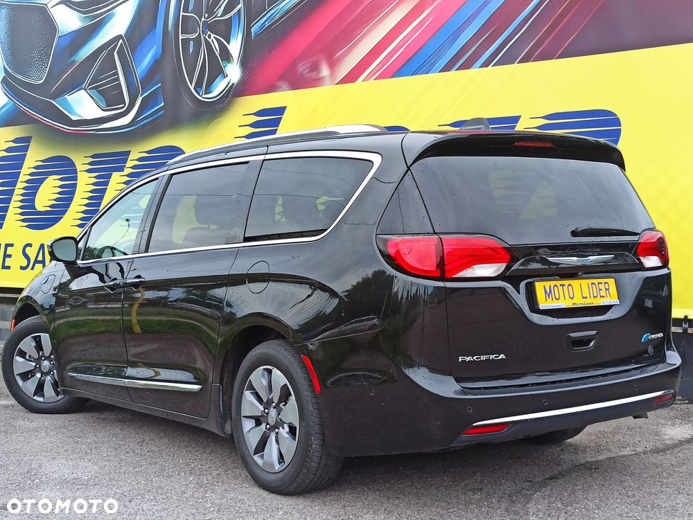 Chrysler Pacifica - 4