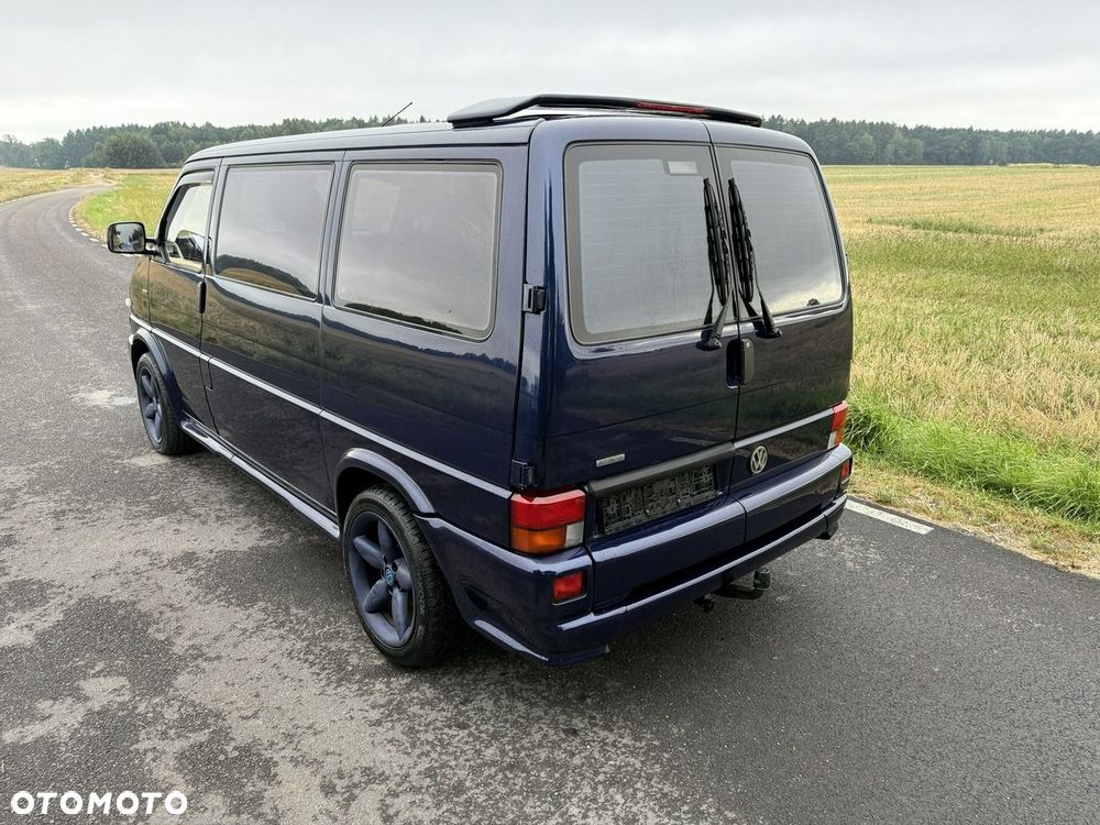 Volkswagen Multivan - 32