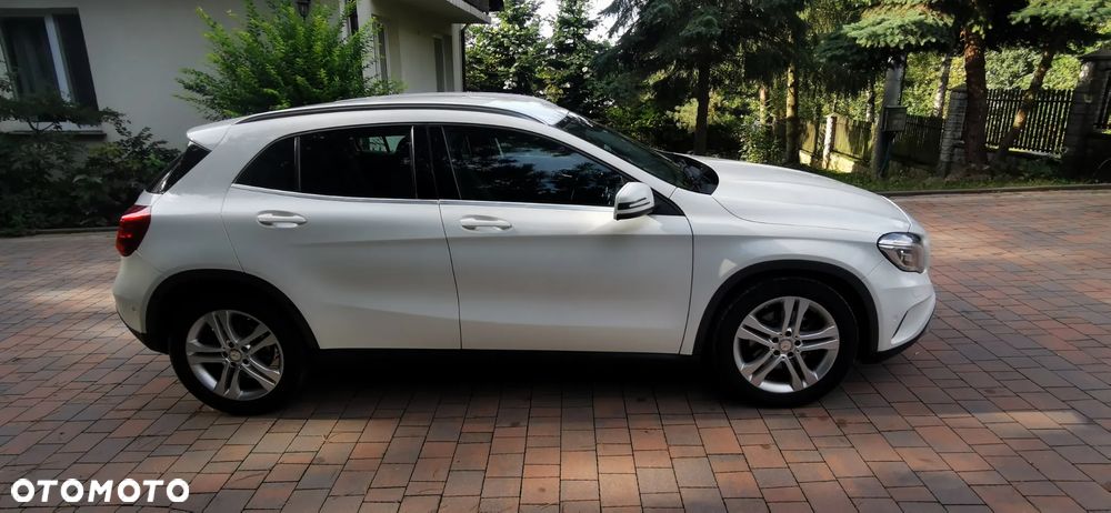 Mercedes-Benz GLA 250 4Matic 7G-DCT AMG Line - 10