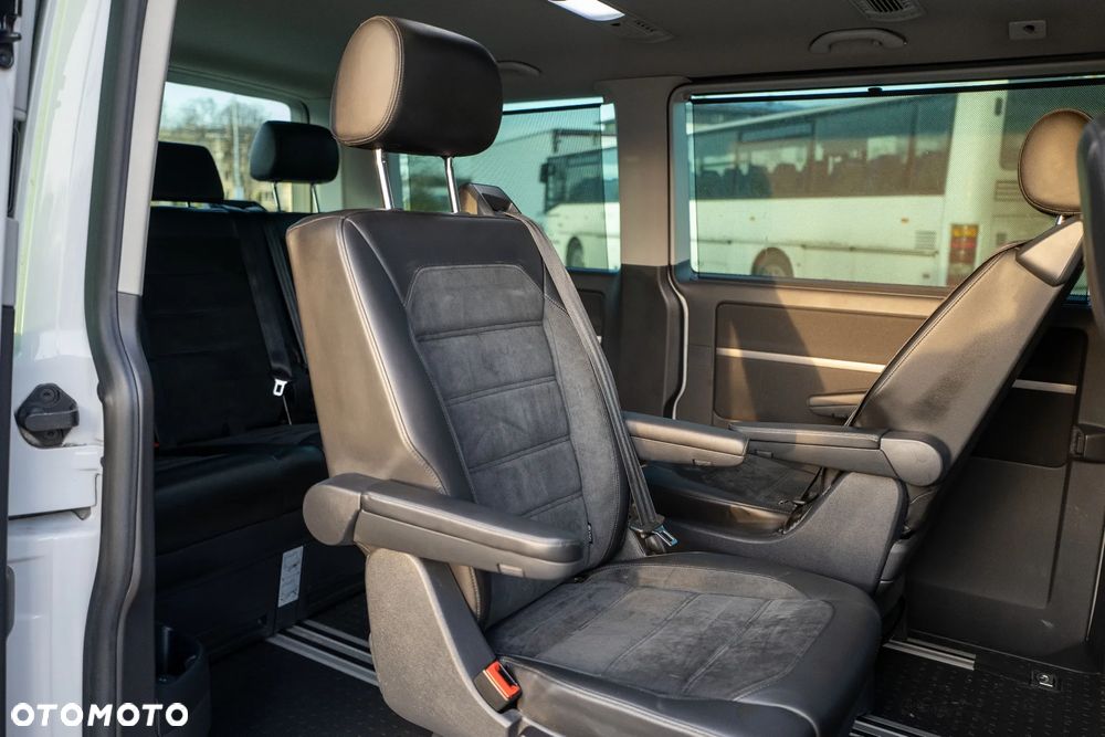 Volkswagen Multivan - 23