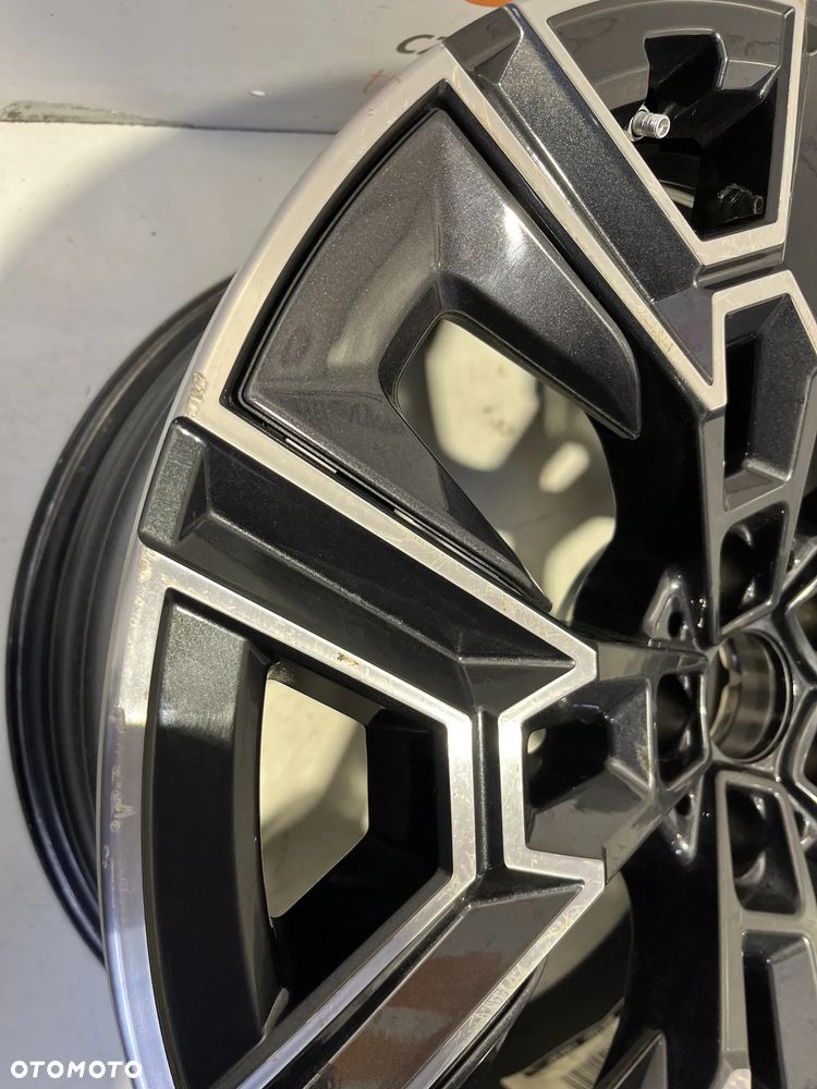 Felgi BMW 5 I5 G60 8.5 x 20" 5x112 ET 28  939M 5A324F0,5A324E8,5A324E9,5A324F1 - 17