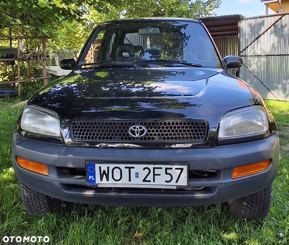 Toyota RAV4 2.0 - 8
