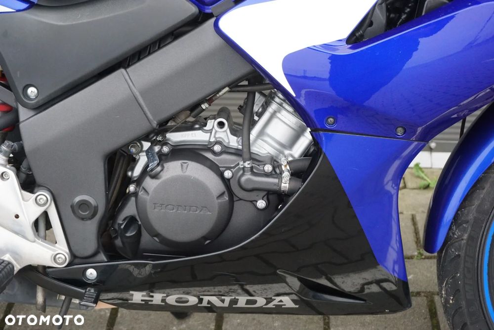 Honda CBR - 9