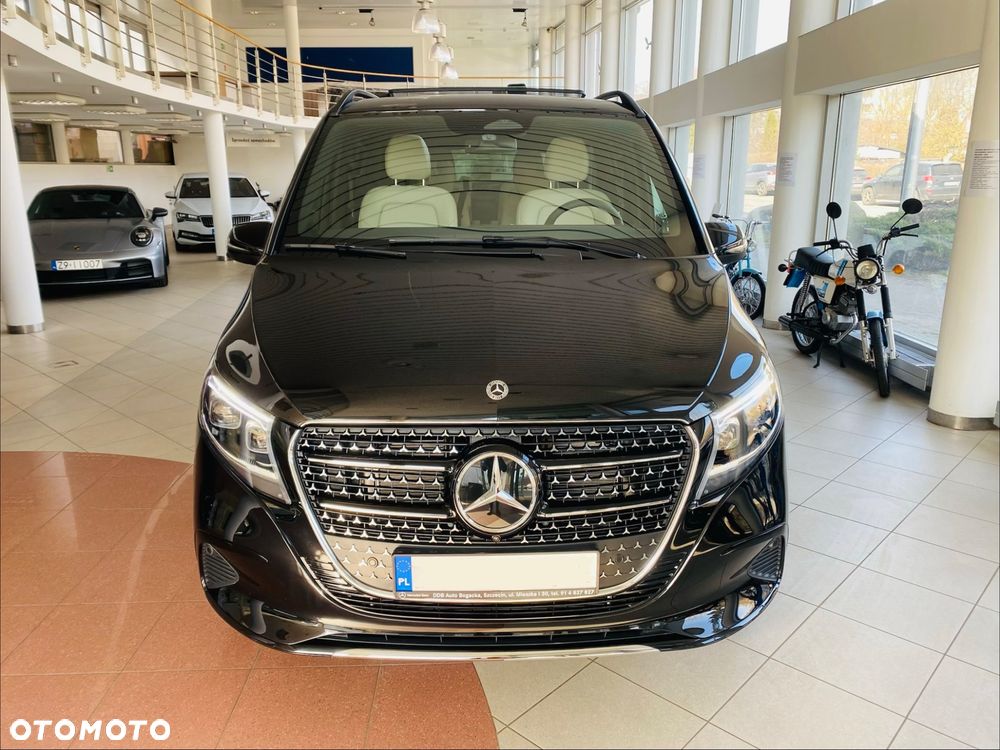 Mercedes-Benz Klasa V - 8