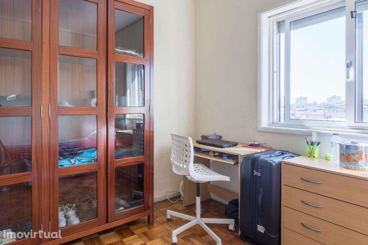 Quarto - localizado em Paranhos Porto - Grande imagem: 3/28