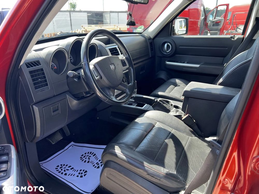 Dodge Nitro - 5