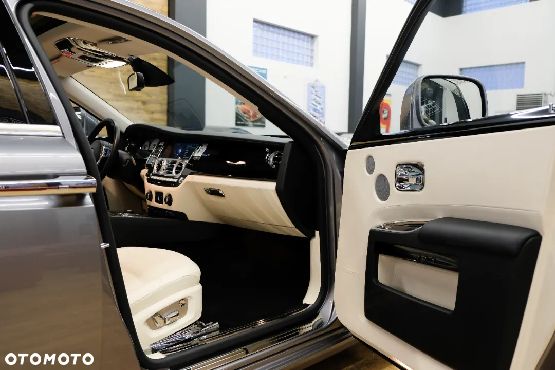 Rolls-Royce Ghost - 10