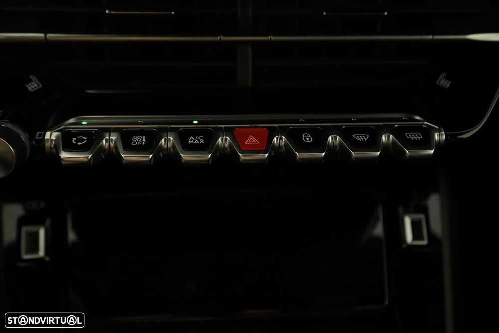 Peugeot 2008 1.2 PureTech GT EAT8 - 11