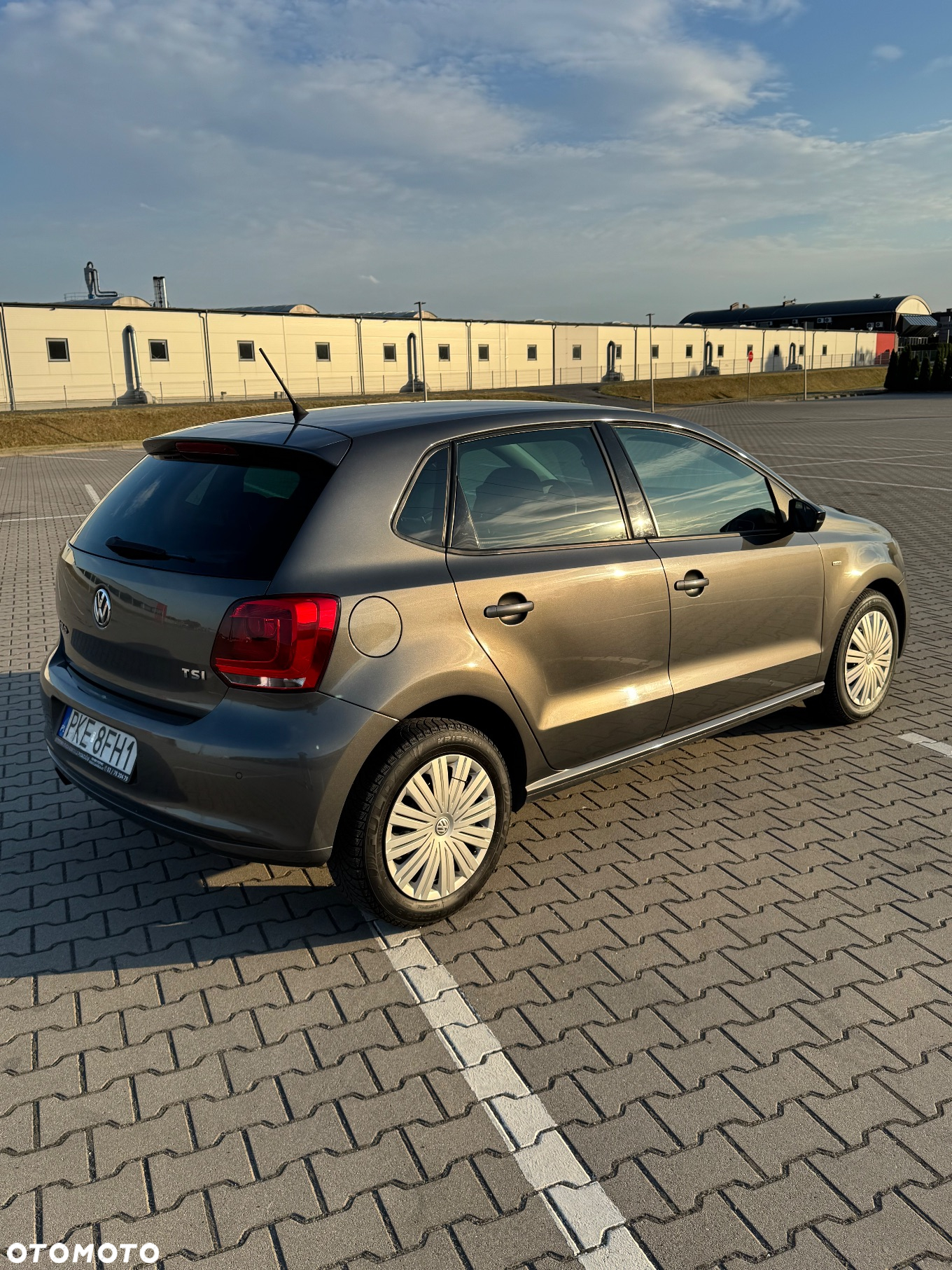 Volkswagen Polo 1.2 TSI MATCH - 18
