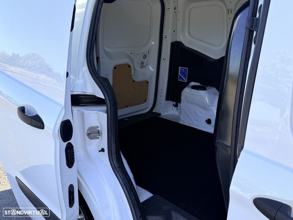 Ford Transit Courier - 12