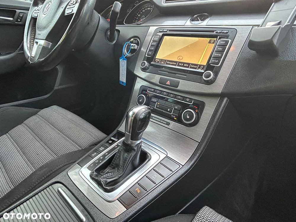 Volkswagen Passat 2.0 Blue TDI DSG SCR Comfortline - 29