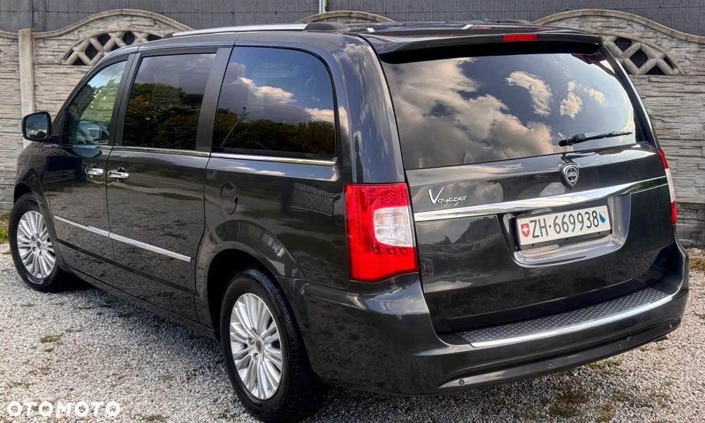Lancia Voyager 2.8CRD Platinum - 11