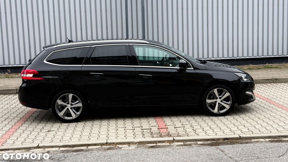 Peugeot 308 PureTech 130 GPF Black Edition - 37