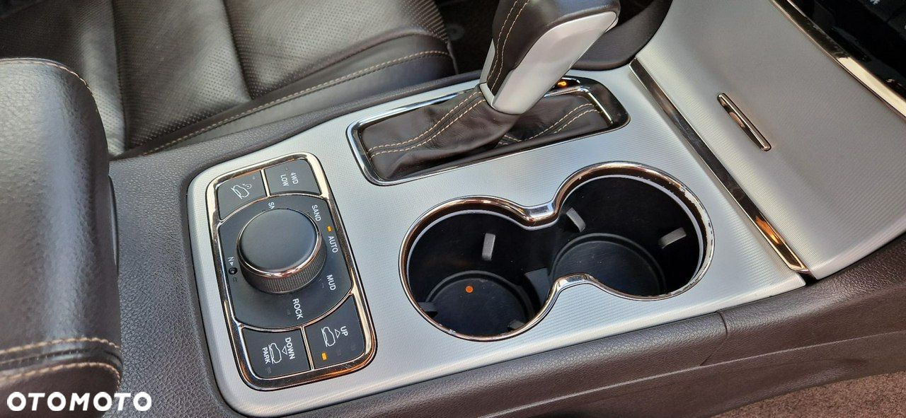 Jeep Grand Cherokee - 21