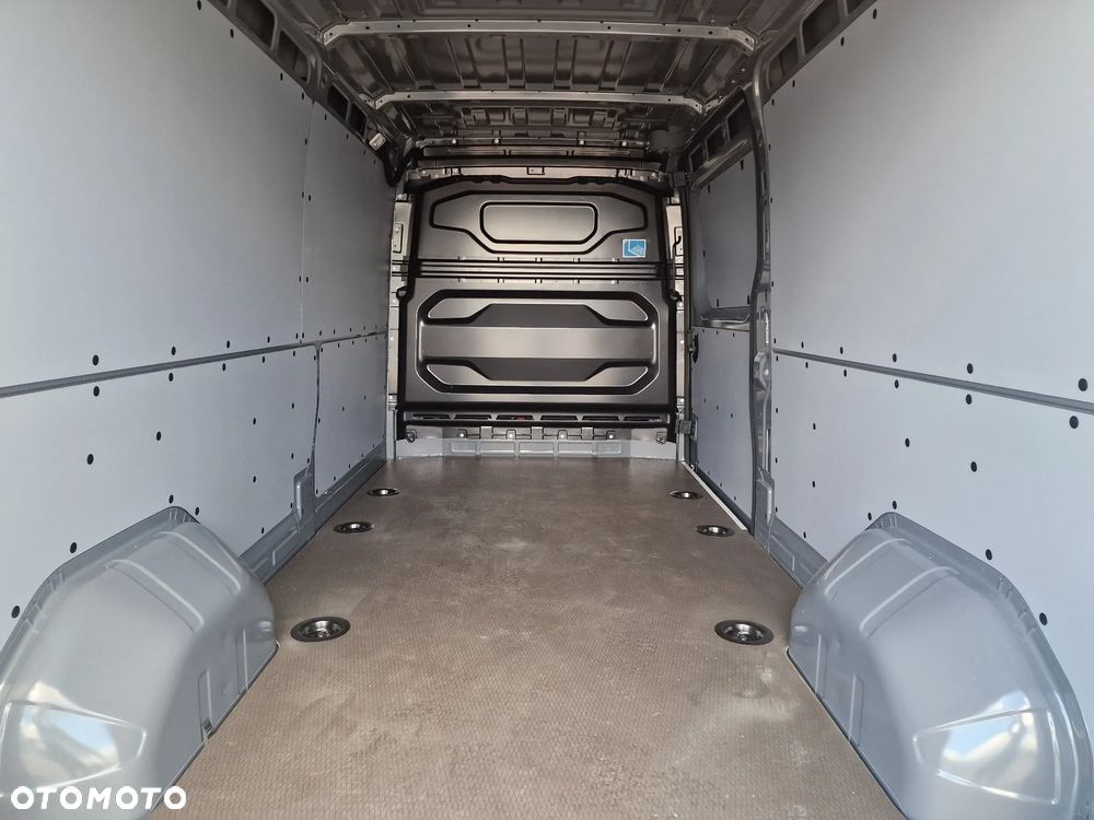 Nissan Interstar - 7