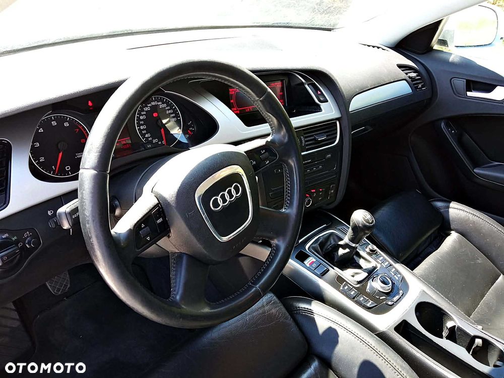 Audi A4 Limousine - 5