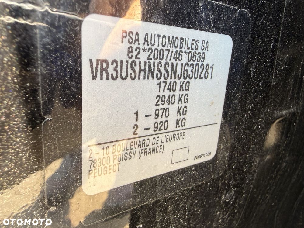 Peugeot 2008 PureTech 130 EAT8 GT - 8