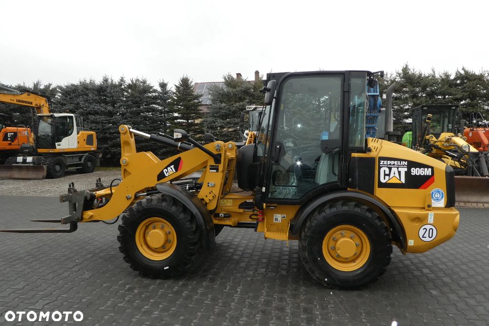 Caterpillar 906M Z NIEMIEC BIEGI DROGOWE PŁYWAJĄCA ŁYZKA - 2