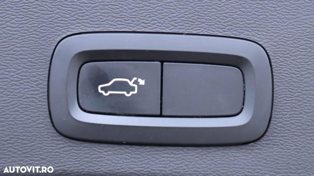 Volvo XC 40 D3 AWD Momentum - 31