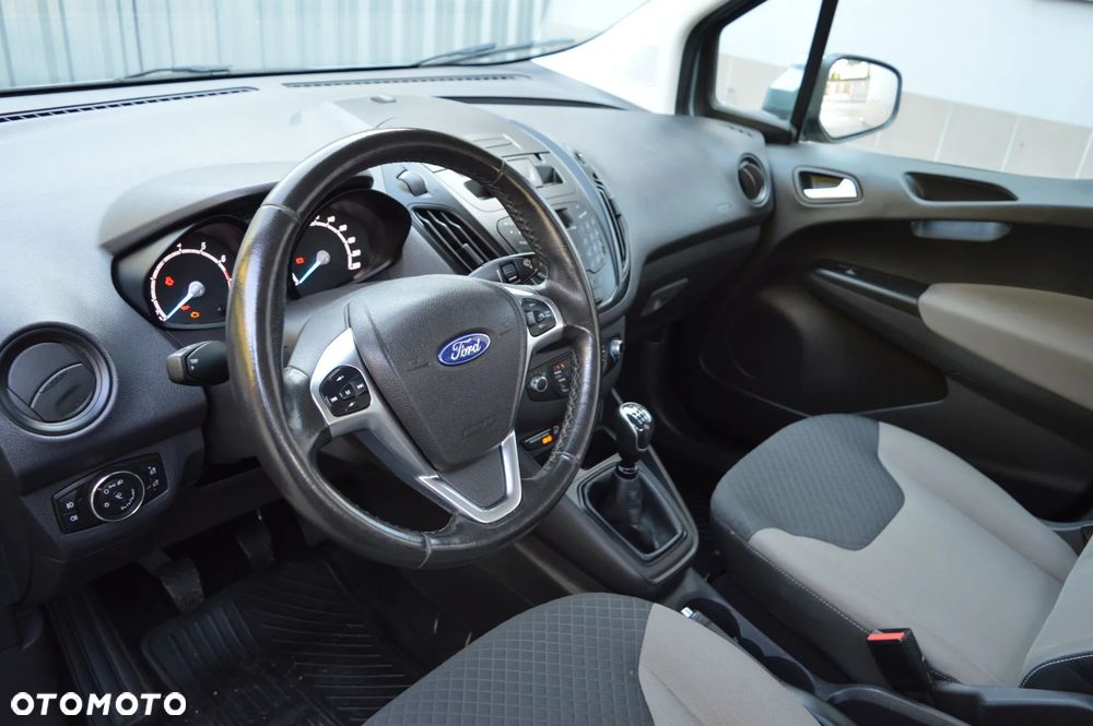 Ford Tourneo Courier - 19