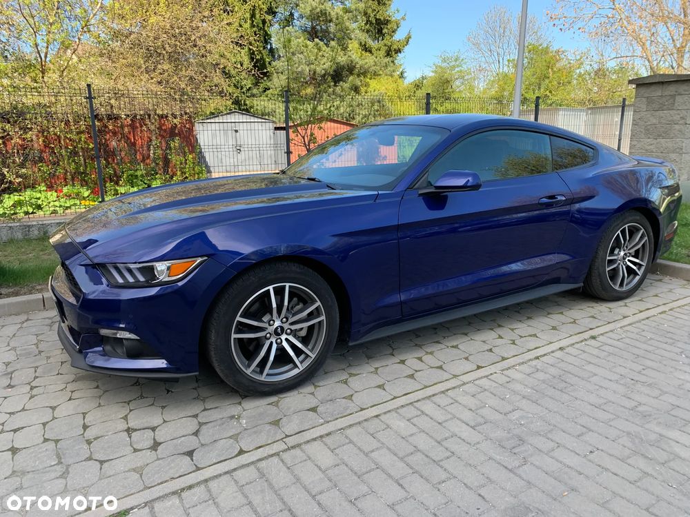 Ford Mustang - 4