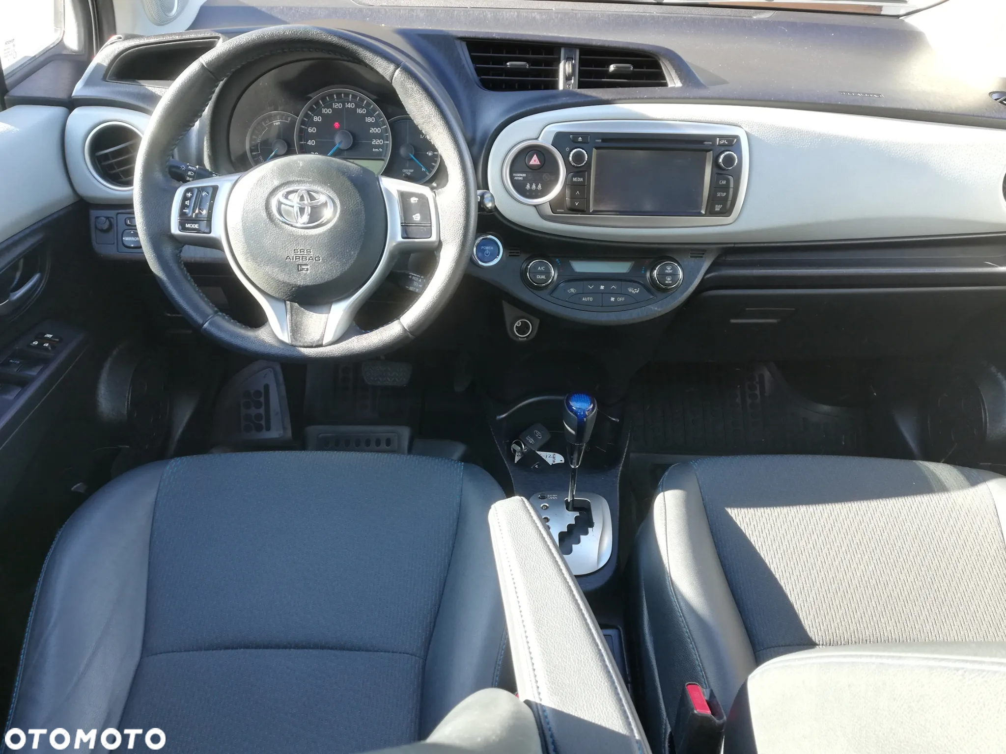 Toyota Yaris - 10