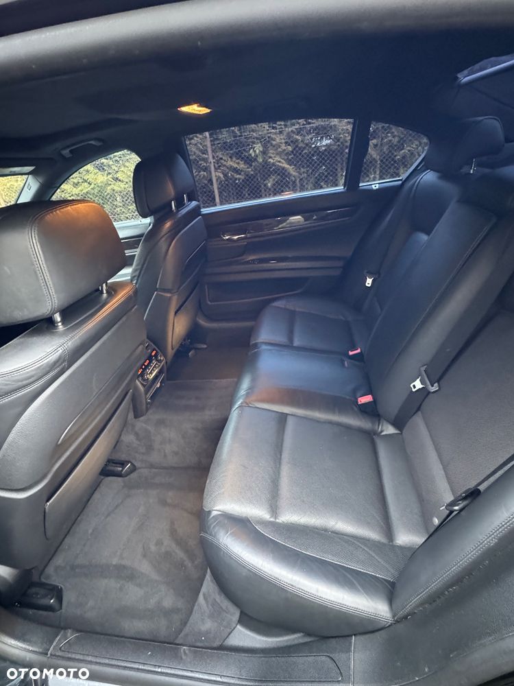 BMW Seria 7 750Li Edition Exclusive - 17