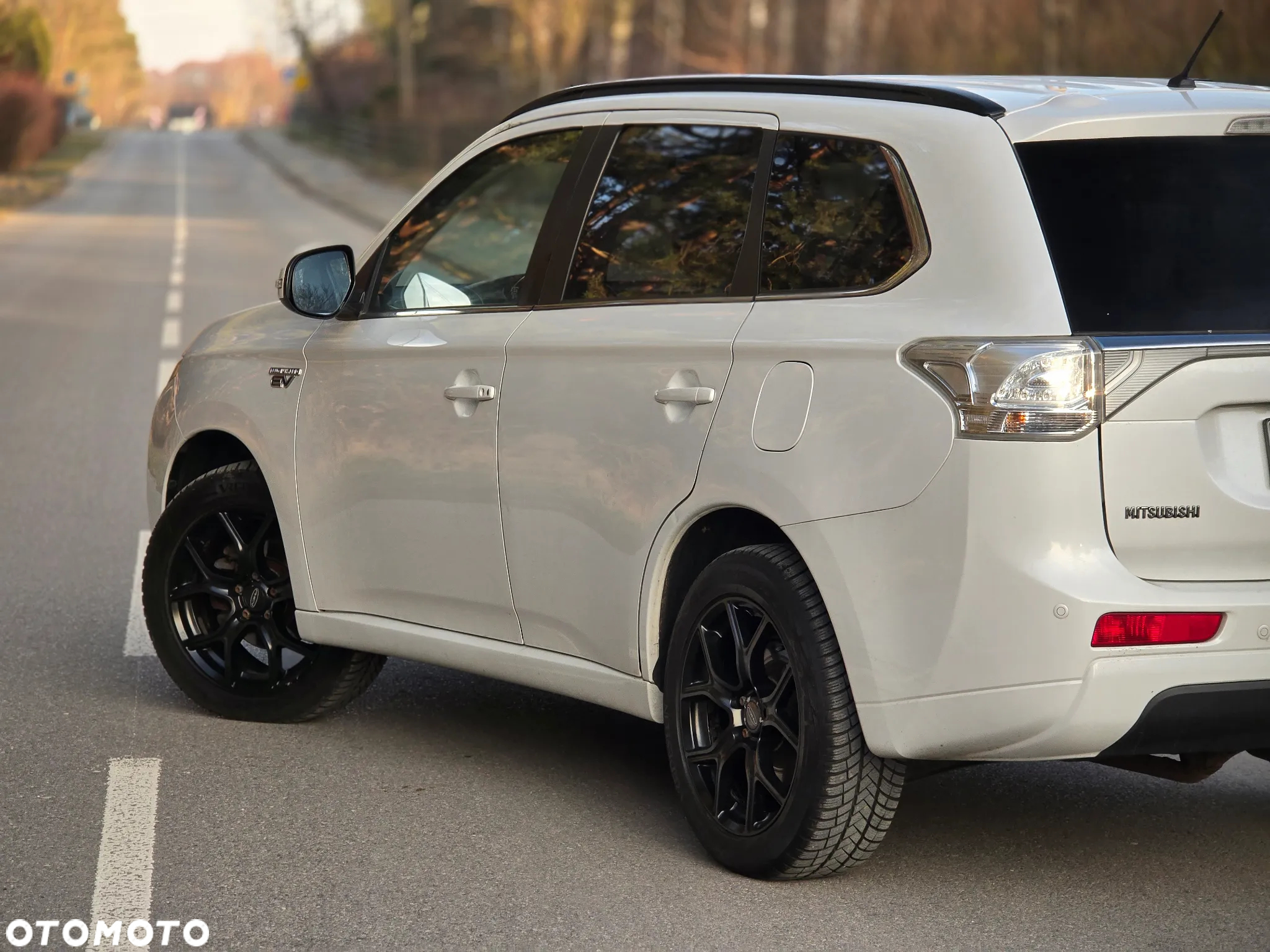 Mitsubishi Outlander 2.0 4WD Plug-In Hybrid - 34