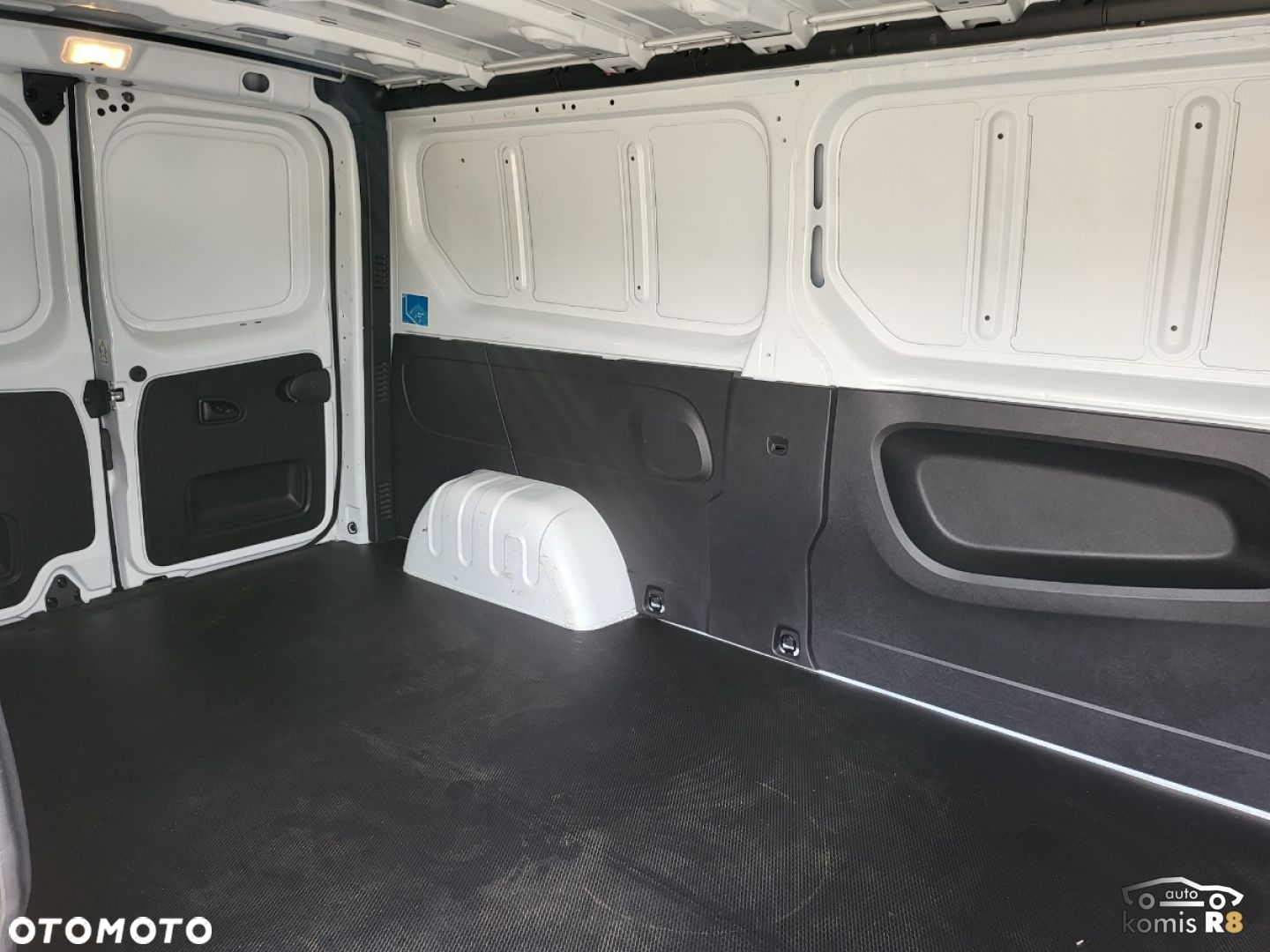 Renault Trafic - 12