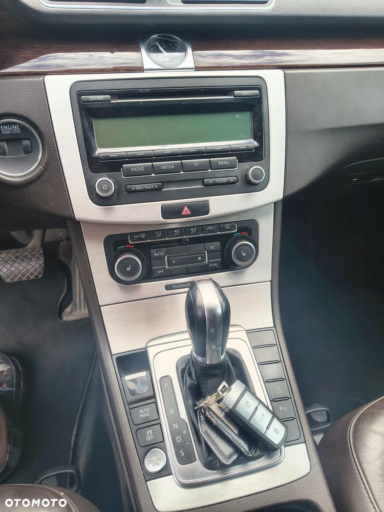 Volkswagen Passat 2.0 TDI Comfortline DSG - 9