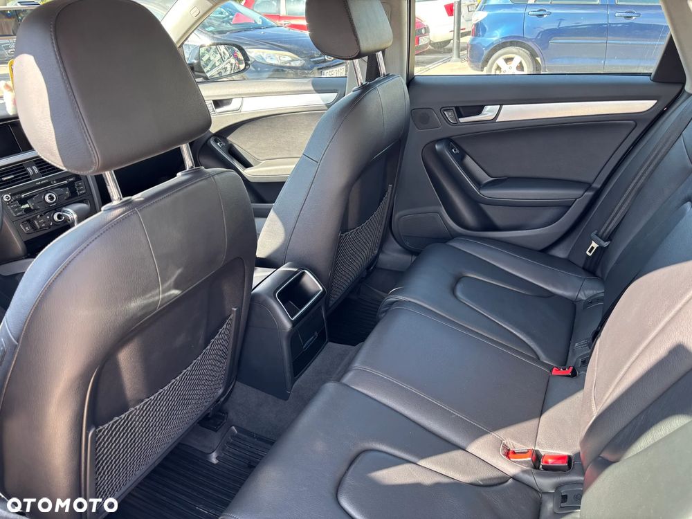 Audi A4 Limousine - 11