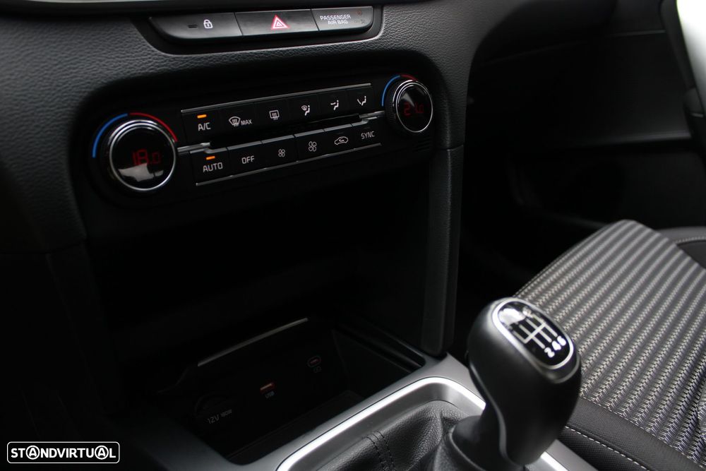 Kia XCeed 1.0 T-GDI Dynamic - 35