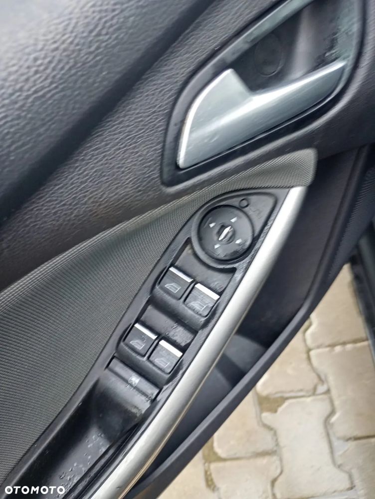 Ford Focus 1.6 EcoBoost Trend - 11