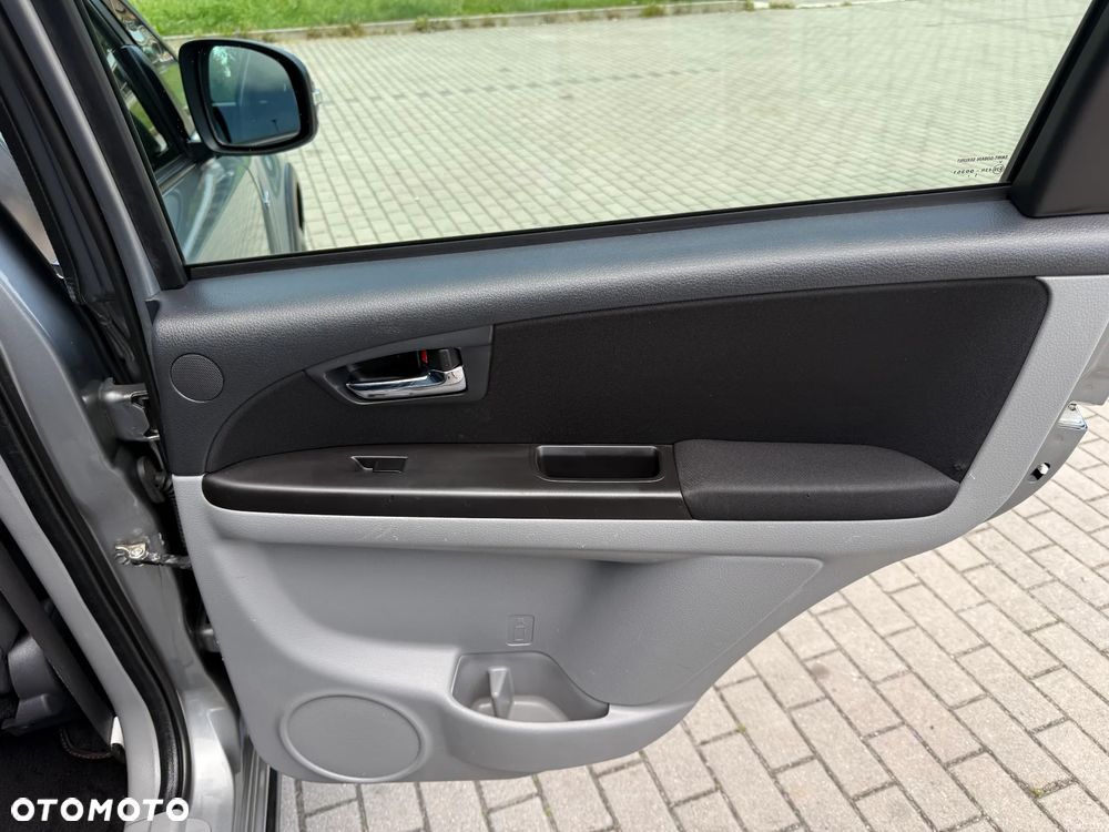 Suzuki SX4 2.0 DDiS 4x4 Comfort - 32