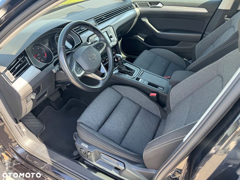 Volkswagen Passat - 10