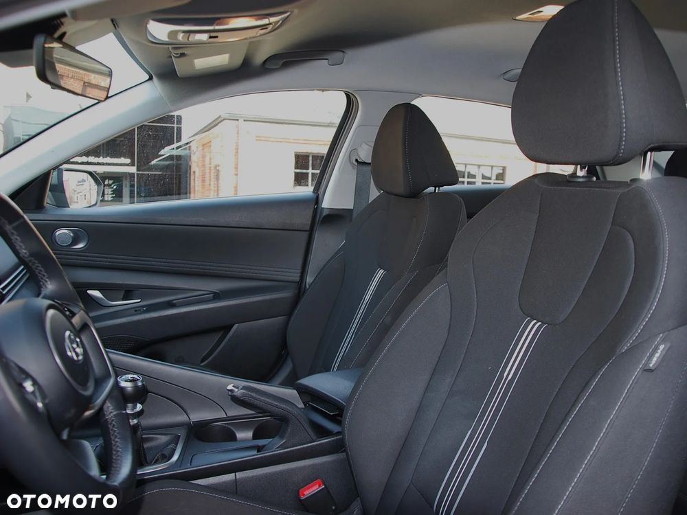 Hyundai Elantra 1.6 Smart - 11