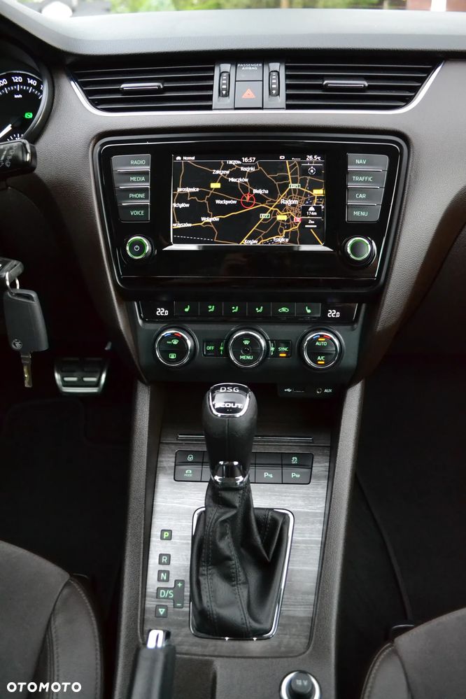 Skoda Octavia 2.0 TDI 4x4 DSG Scout - 32