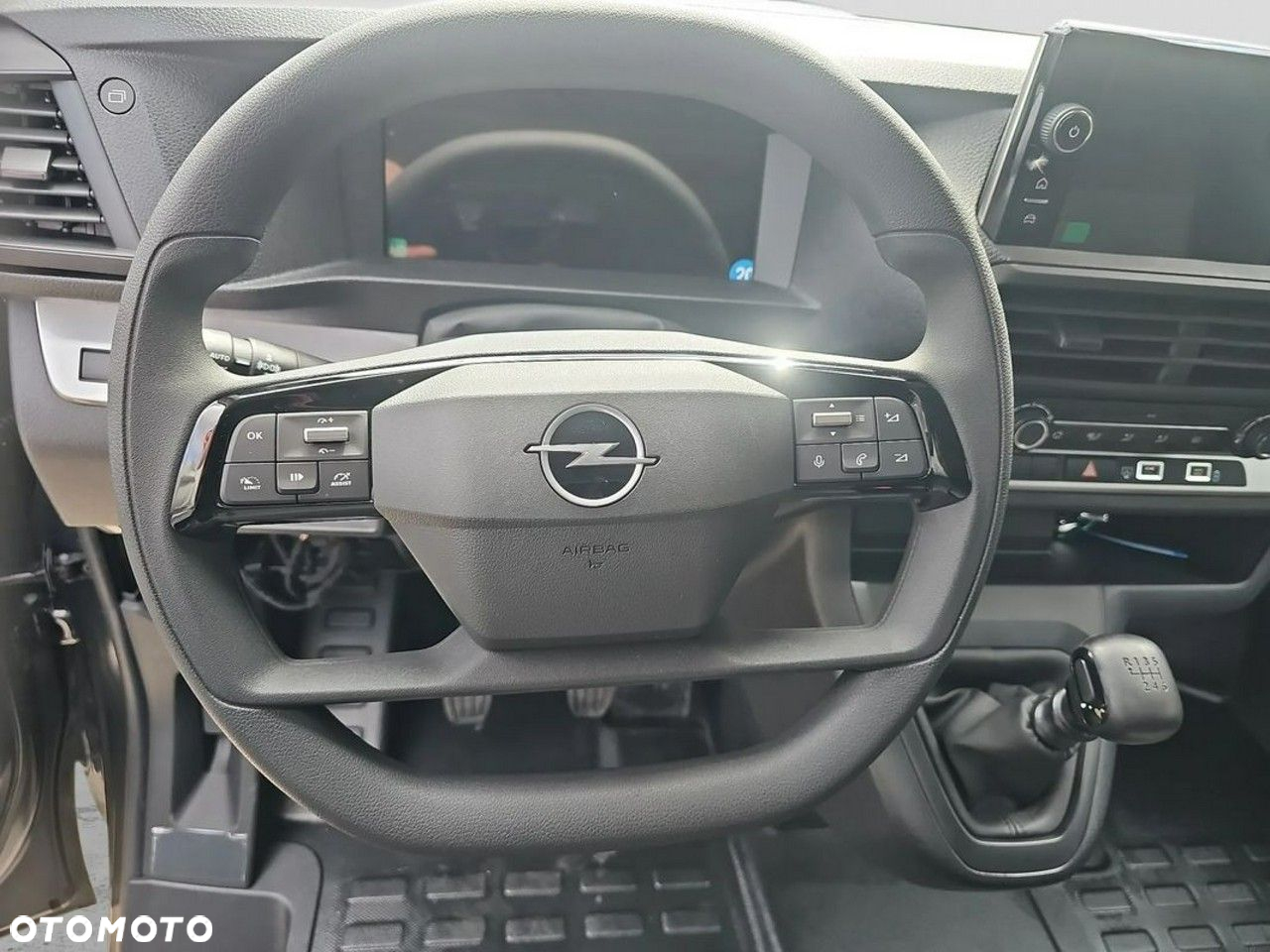 Opel Vivaro - 10