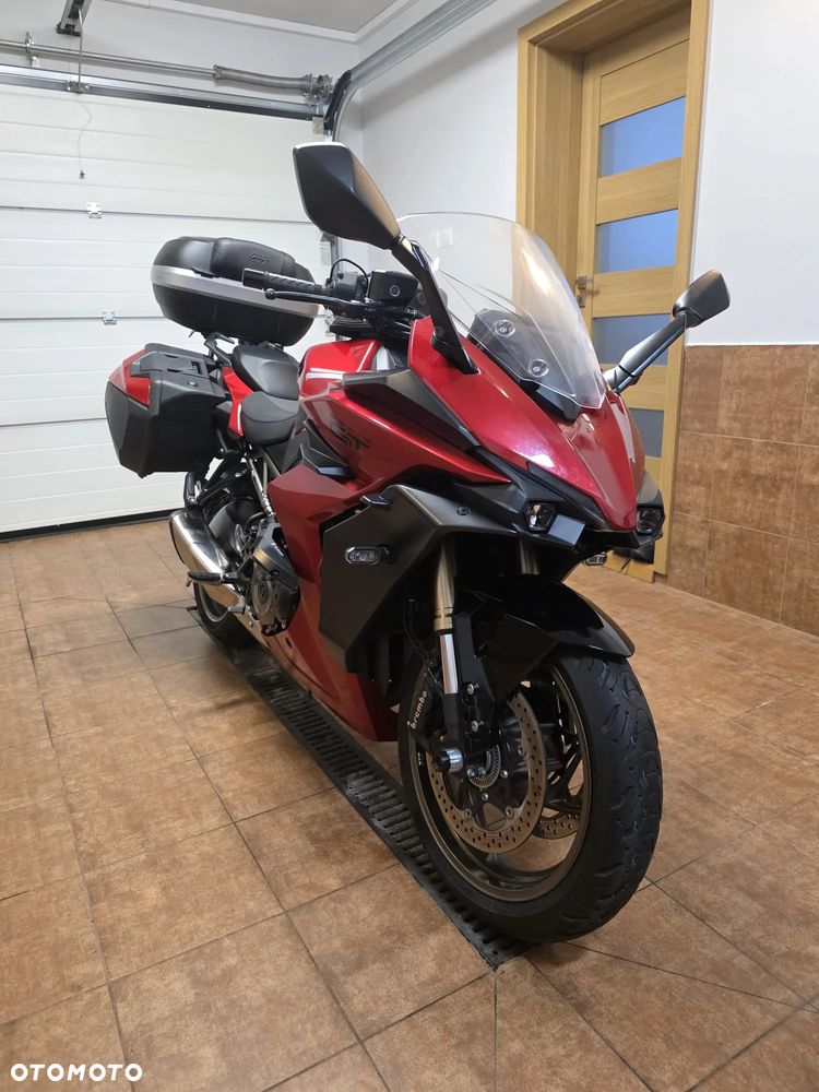 Suzuki GSX 1000 - 10
