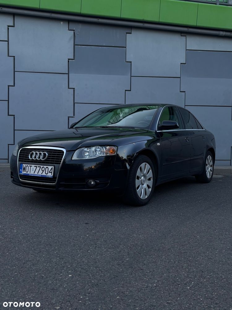 Audi A4 Limousine - 1