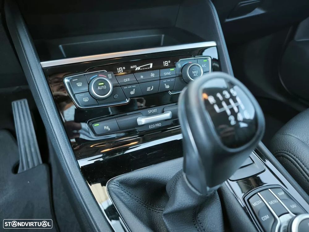 BMW 216 Active Tourer d Line Luxury - 40