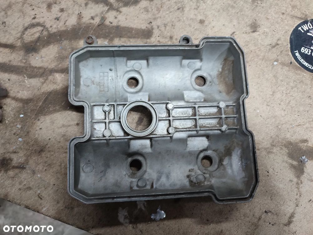 Pokrywa zaworów Suzuki TL 1000 SV 1000 - 7