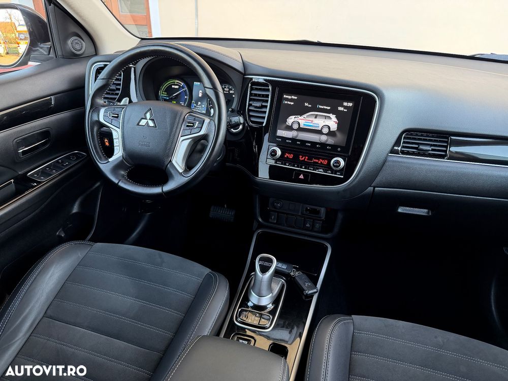 Mitsubishi Outlander - 35