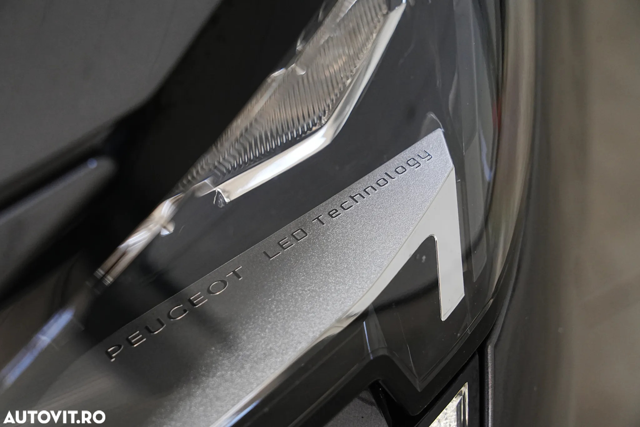 Peugeot 3008 BlueHDi 130 Stop & Start EAT8 Active Business-Paket - 16